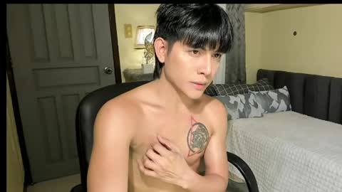 Snapshot of bentlyfuck chatting on April 28, 12:53 am bentlyfuck online show from April 28, 12:53 am
