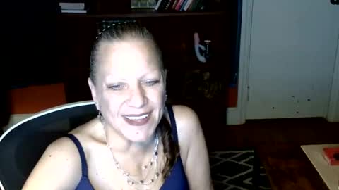 Snapshot of bentmountain chatting on March 8, 4:11 pm DeniseDavid online show from March 8, 4:11 pm