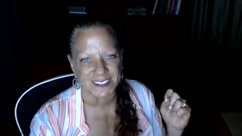 Snapshot of bentmountain chatting on April 3, 2:09 am DeniseDavid online show from April 3, 2:09 am