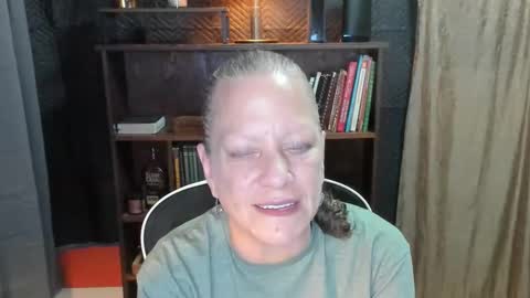 Snapshot of bentmountain chatting on April 28, 3:11 am DeniseDavid online show from April 28, 3:11 am