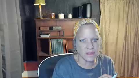 Snapshot of bentmountain chatting on May 20, 2:18 am DeniseDavid online show from May 20, 2:18 am