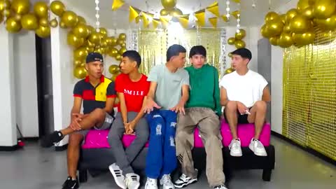 benz boys online show from January 11, 12:18 pm