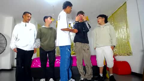 benz boys online show from March 3, 12:48 pm