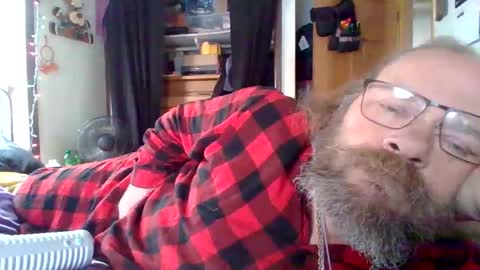 Snapshot of bergeeric1970 chatting on February 27, 4:07 pm bergeeric1970 online show from February 27, 4:07 pm