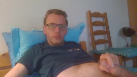 Snapshot of bernie484237 chatting on March 20, 2:33 pm Bernie online show from March 20, 2:33 pm