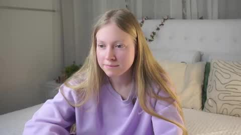 Snapshot of berniedelamora chatting on March 22, 12:30 pm Mira online show from March 22, 12:30 pm