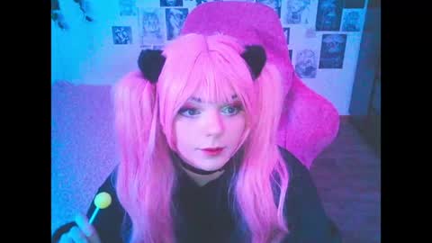 Snapshot of berriekitten chatting on April 28, 7:52 pm BerrieKitten online show from April 28, 7:52 pm