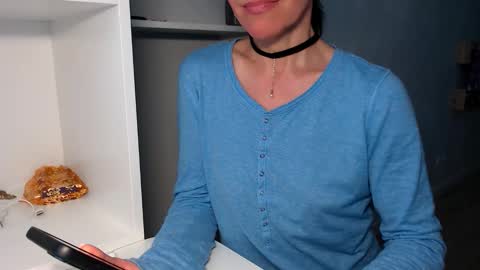 Snapshot of berry2024 chatting on April 27, 6:33 am berry2024 online show from April 27, 6:33 am