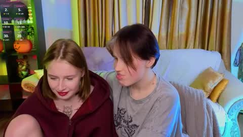 Snapshot of berry_assortment chatting on November 19, 7:25 pm Your sweet Tara and Eva online show from November 19, 7:25 pm