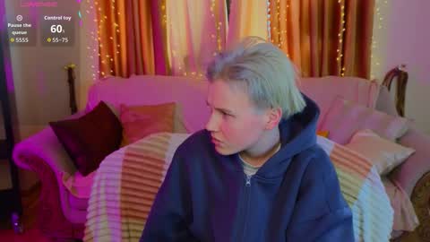 Snapshot of berry_assortment chatting on February 5, 11:15 am Your sweet Tara and Eva online show from February 5, 11:15 am