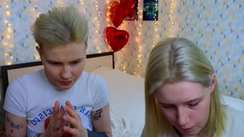 Snapshot of berry_assortment chatting on February 19, 11:06 am Your sweet Tara and Eva online show from February 19, 11:06 am