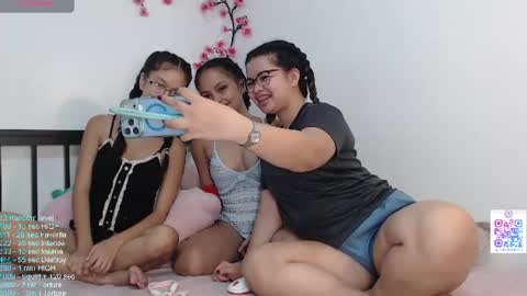 Snapshot of berrybliiss chatting on July 8, 6:51 am SnowClairee online show from July 8, 6:51 am