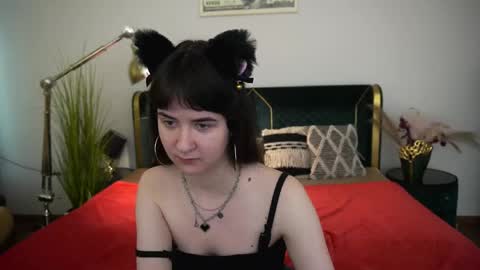 Snapshot of berrydiva chatting on May 16, 6:32 am Violette online show from May 16, 6:32 am