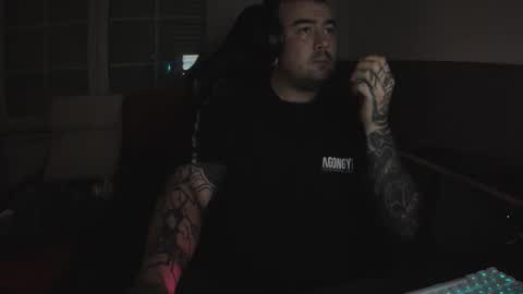 Snapshot of berto3389 chatting on February 20, 3:03 am berto3389 online show from February 20, 3:03 am