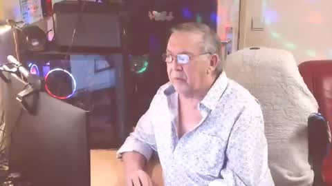 Snapshot of best127 chatting on March 6, 7:54 pm jean online show from March 6, 7:54 pm