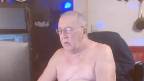 Snapshot of best127 chatting on March 12, 8:20 pm jean online show from March 12, 8:20 pm