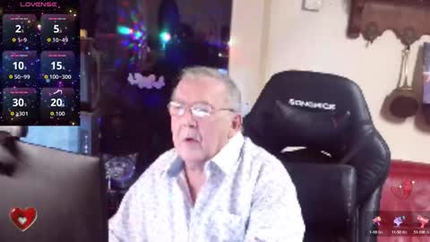 Snapshot of best127 chatting on October 1, 6:25 pm jean online show from October 1, 6:25 pm