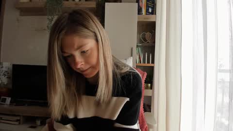 Snapshot of bestgirl_ofthe_neighborhood chatting on February 3, 8:57 am Vicky online show from February 3, 8:57 am