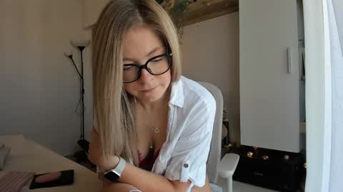 Snapshot of bestgirl_ofthe_neighborhood chatting on September 23, 6:27 am Vicky online show from September 23, 6:27 am