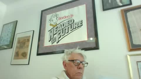 Snapshot of bestshot1951 chatting on February 27, 7:03 pm bestshot1951 online show from February 27, 7:03 pm