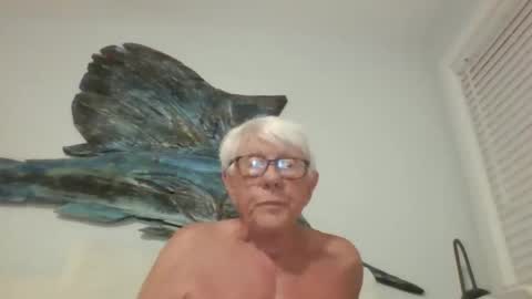 Snapshot of bestshot1951 chatting on March 18, 3:09 am bestshot1951 online show from March 18, 3:09 am