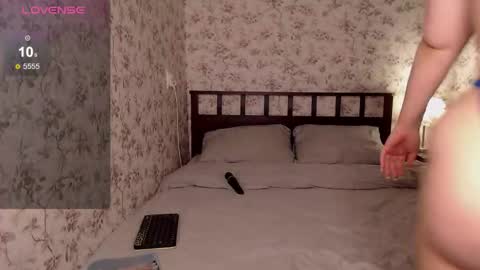 Snapshot of bethflatcher chatting on February 15, 10:14 am bethflatcher online show from February 15, 10:14 am