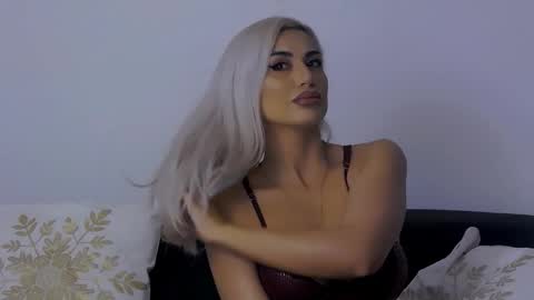 bethierusse online show from December 20, 5:25 am