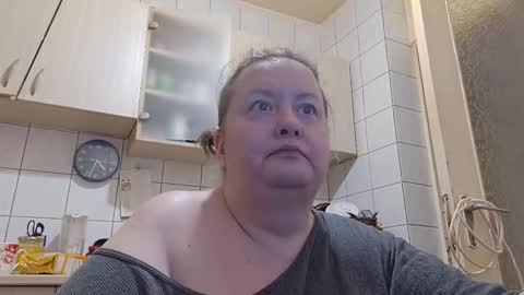 bethnorth online show from December 15, 2:27 am