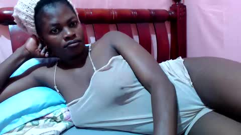 Snapshot of betina22 chatting on December 20, 5:36 am Betina online show from December 20, 5:36 am