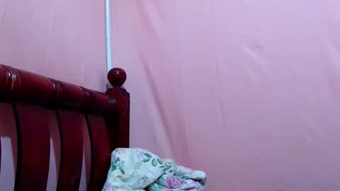 Snapshot of betina22 chatting on December 22, 5:15 am Betina online show from December 22, 5:15 am