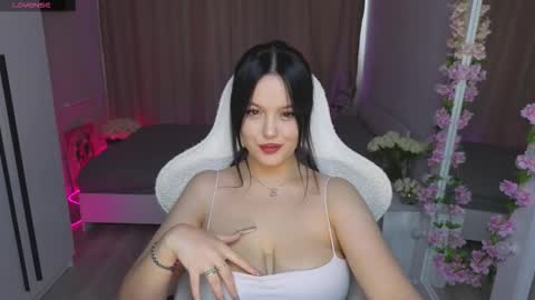 Betty online show from October 4, 1:42 pm