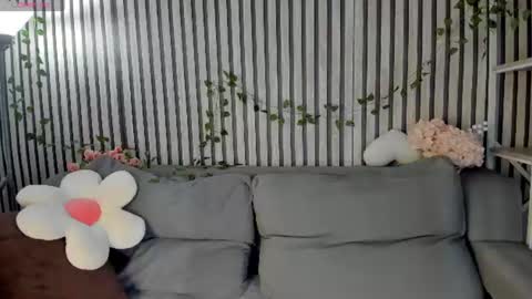 Snapshot of betty_brock chatting on June 25, 1:27 am Betty online show from June 25, 1:27 am