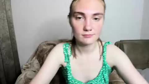 Snapshot of betty_witchy chatting on July 12, 3:08 am Dory make me happier online show from July 12, 3:08 am