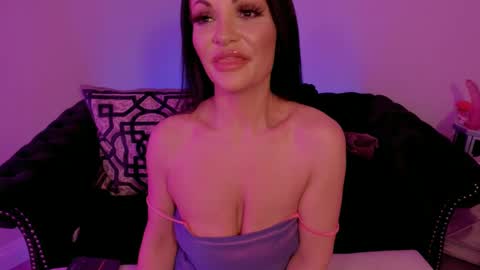 NatashaxoBangs online show from March 3, 1:31 pm
