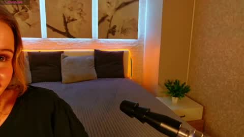 Betty online show from April 3, 8:18 pm