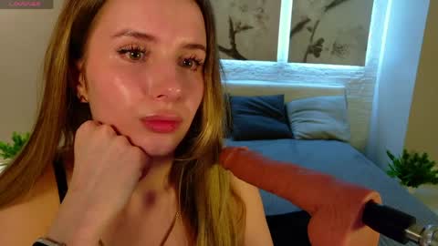 Snapshot of bettyrouse chatting on May 26, 8:38 pm Betty online show from May 26, 8:38 pm