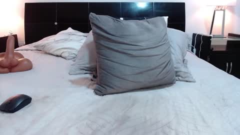 Snapshot of betzabeth_1 chatting on December 7, 9:55 pm Catalina online show from December 7, 9:55 pm