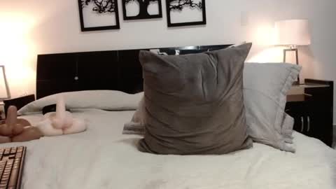 Snapshot of betzabeth_1 chatting on December 27, 10:37 pm Catalina online show from December 27, 10:37 pm