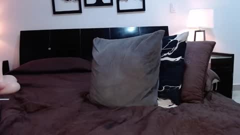 Snapshot of betzabeth_1 chatting on January 14, 12:54 am Catalina online show from January 14, 12:54 am