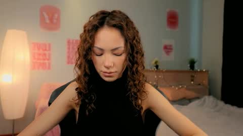 Snapshot of beverlyclub chatting on March 22, 6:17 am Lilly online show from March 22, 6:17 am