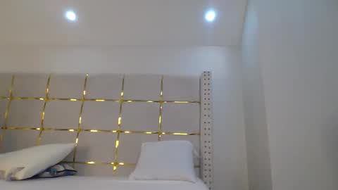 beverly online show from November 24, 7:02 pm