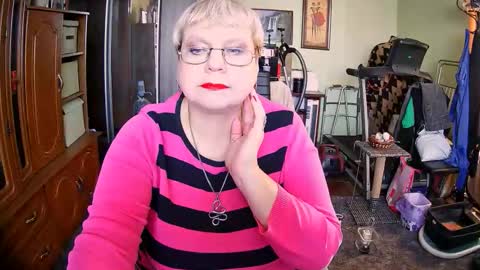 BeverlyQCynia online show from October 23, 10:47 am