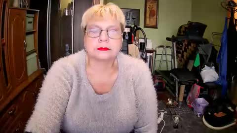 BeverlyQCynia online show from October 25, 10:56 am