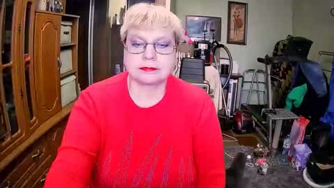 BeverlyQCynia online show from November 6, 11:44 am