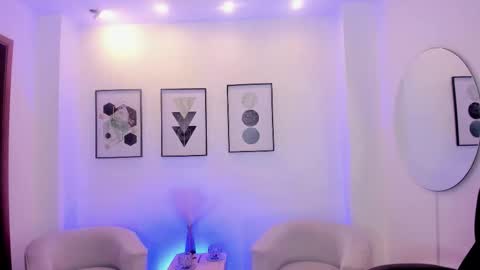 Snapshot of beverlyy_johnson chatting on January 18, 3:54 am beverlyy johnson online show from January 18, 3:54 am