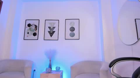 Snapshot of beverlyy_johnson chatting on February 4, 4:18 am beverlyy johnson online show from February 4, 4:18 am