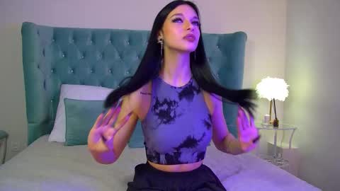 Snapshot of beverlyyork chatting on February 18, 6:26 am Beverly online show from February 18, 6:26 am