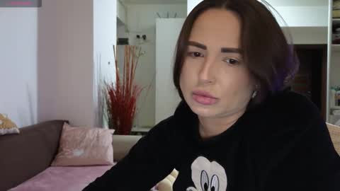   BeyonceDoll       Twitter DollBeyonce    online show from March 5, 9:33 pm