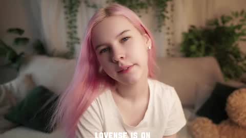 Eliz online show from December 2, 1:22 am