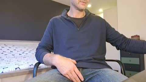 Snapshot of bi_french69 chatting on January 3, 3:55 pm My name is David and if you like public exhibitions you wont be disappointed with me LoL - My favorite vibes is 44 online show from January 3, 3:55 pm